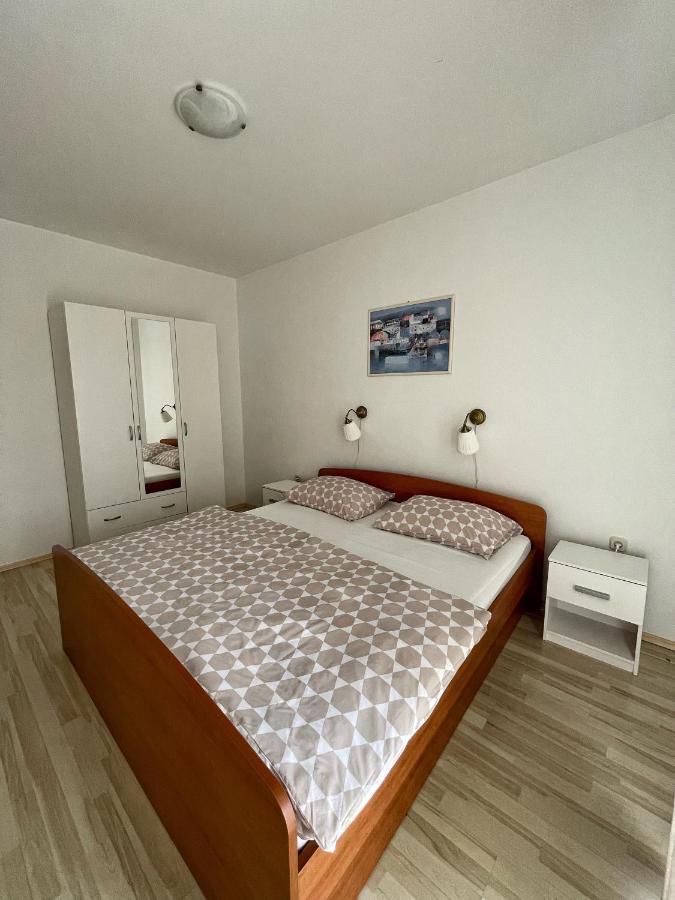 Apartmani Nada Primosten Exterior photo