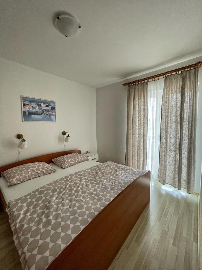 Apartmani Nada Primosten Exterior photo