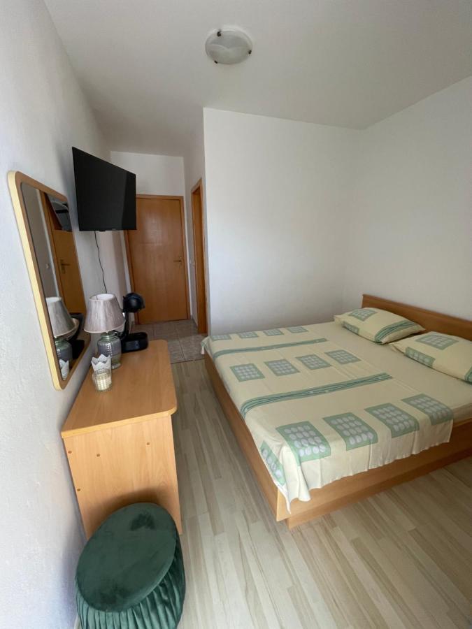 Apartmani Nada Primosten Exterior photo